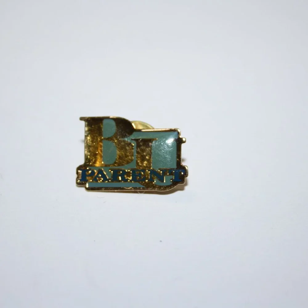 🎓✨ Vintage BU Parent Lapel Pin · 7/8